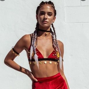 Her pony the label top